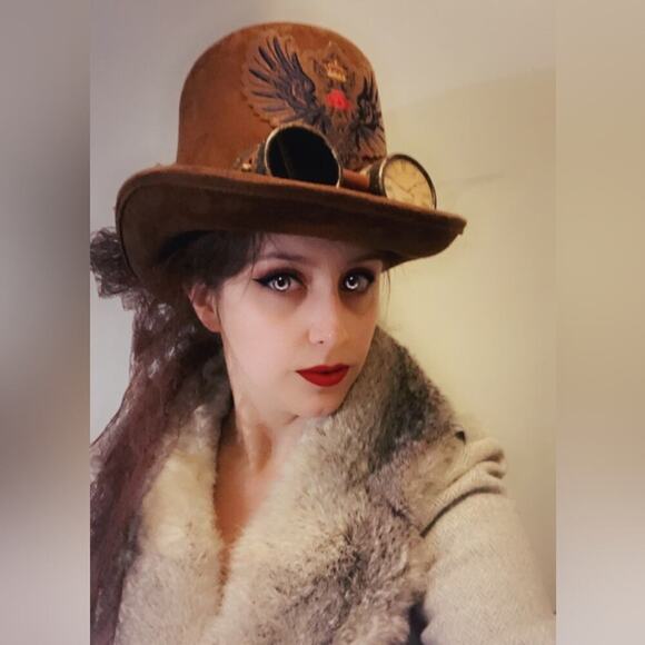 6” steampunk top hat w added metal goggles
